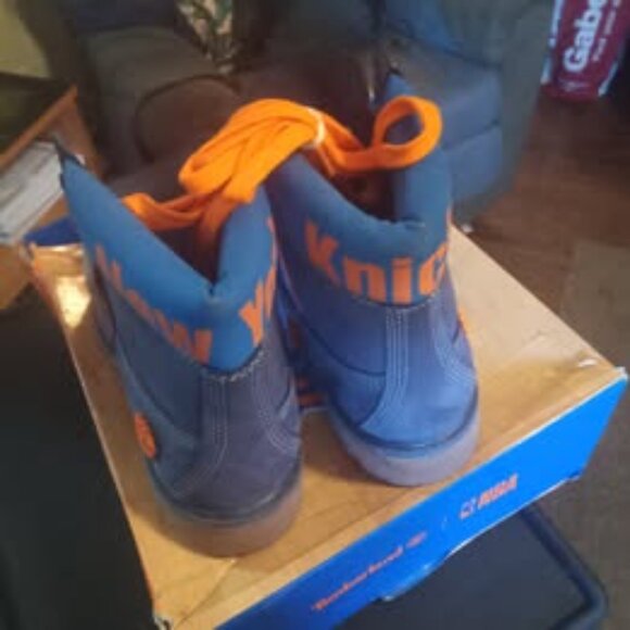 New York Knicks Timberland Boots – Limited Edition NBA Basketball Team Gear Men - Picture 2 of 5